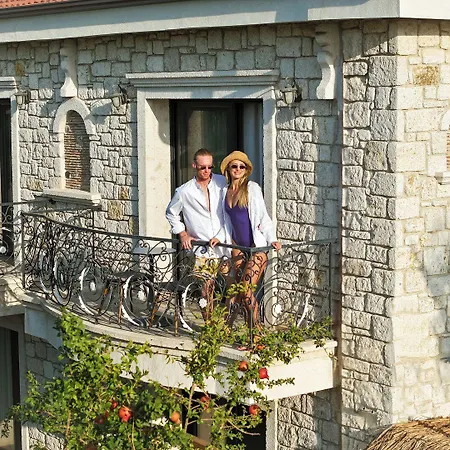 Five Diamonds 酒店