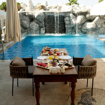 מלון Five Diamonds *