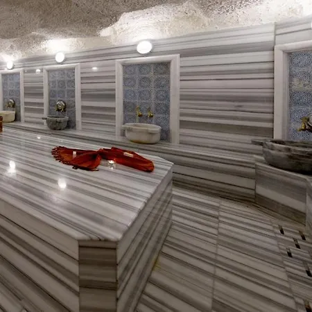 Five Diamonds מלון